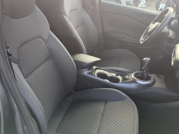 Car image 29