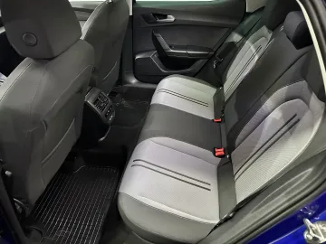Car image 32