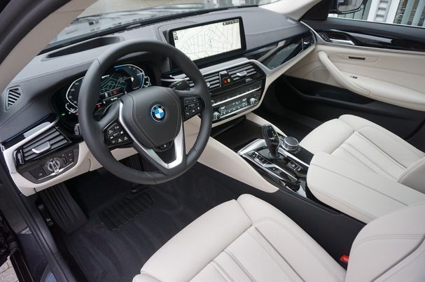 BMW 530 e 215 kW image number 12