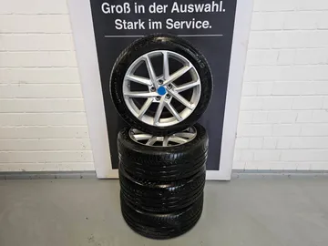 Car image 24