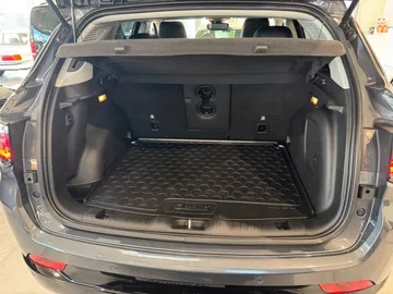 Car image 32