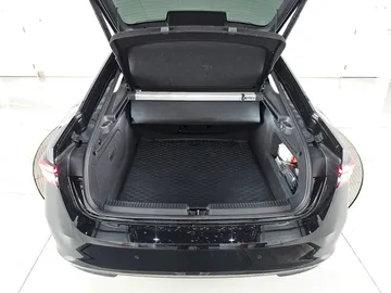 Car image 34