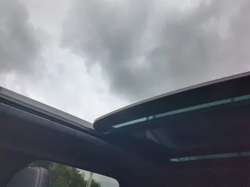 Car image 32