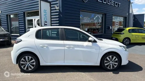 Car image 4
