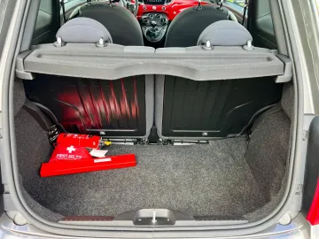 Car image 18