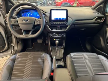 Car image 26