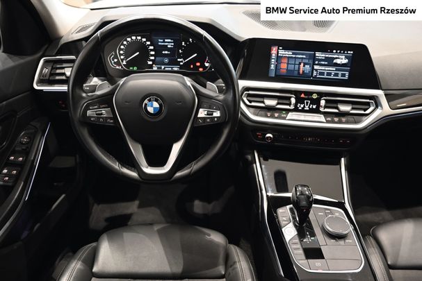 BMW 318i Sport Line 115 kW image number 4