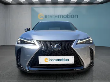 Car image 4