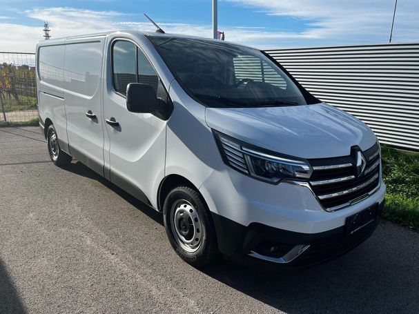 Renault Trafic Blue dCi 150 110 kW image number 3