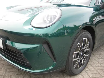 Car image 27