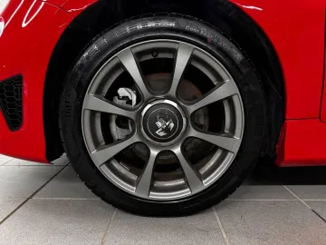 Car image 28