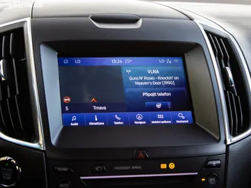 Car image 30