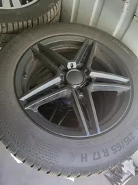 Car image 26