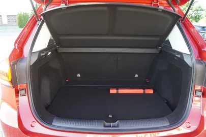 Car image 35
