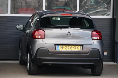 Car image 31