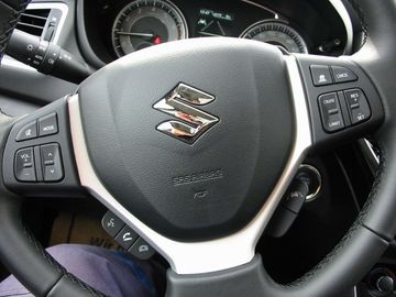 Car image 13