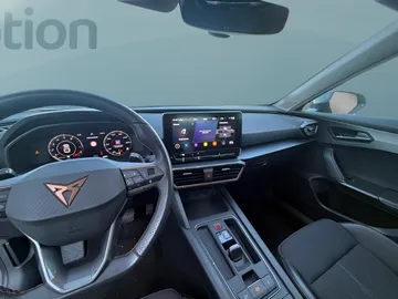 Car image 25