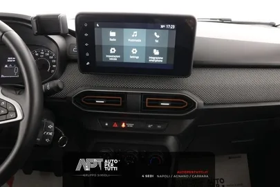 Car image 15