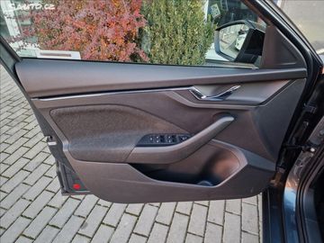 Car image 37