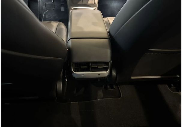 Tesla Model 3 AWD 366 kW image number 15