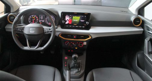 Car image 11