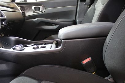 Car image 36