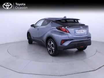 Car image 4