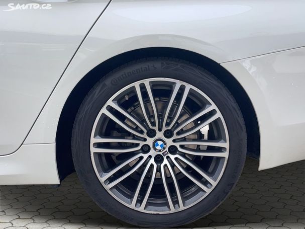 BMW 520d Touring xDrive 140 kW image number 16