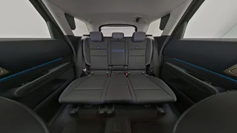 Car image 27
