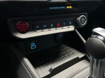 Car image 33