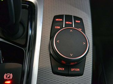 Car image 33