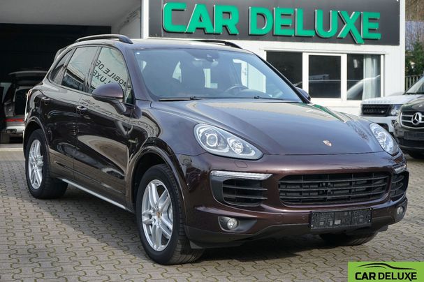 Porsche Cayenne S E-Hybrid 306 kW image number 1