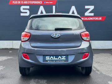 Car image 3