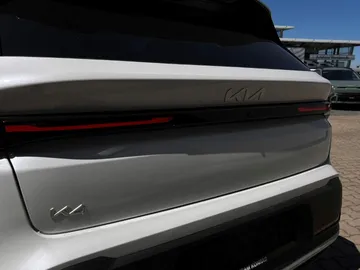 Car image 38