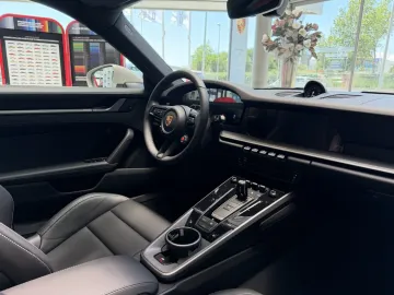 Car image 36