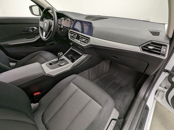 BMW 320d Touring 140 kW image number 6