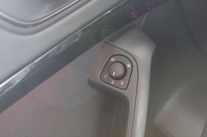 Car image 33