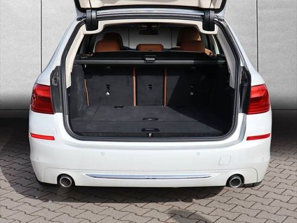 BMW 530d Touring xDrive Luxury Line 195 kW image number 4