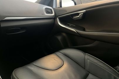 Car image 36