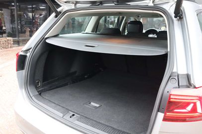 Car image 36