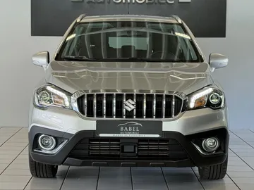 Car image 4