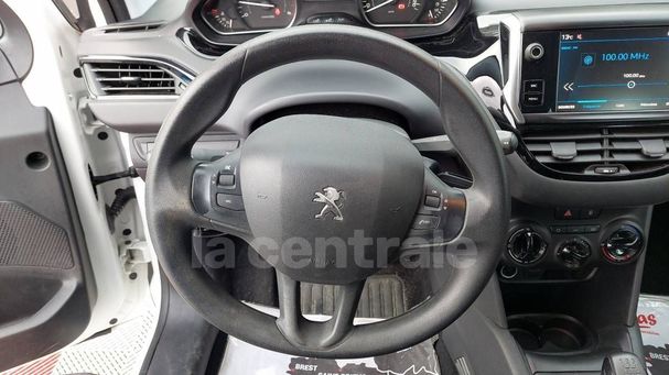 Peugeot 208 BlueHDi 100 75 kW image number 16