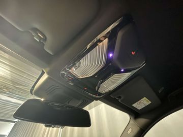 Car image 36