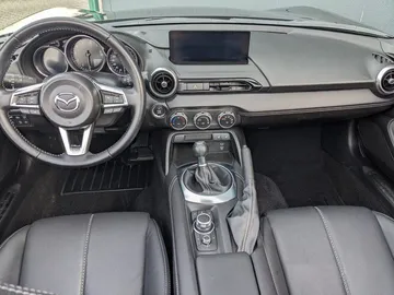 Car image 30