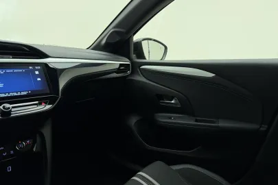 Car image 32