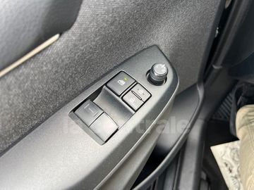 Car image 36