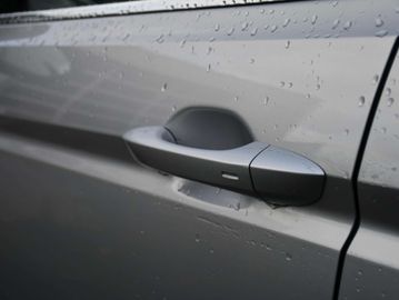 Car image 37