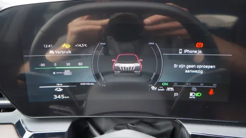 Car image 34