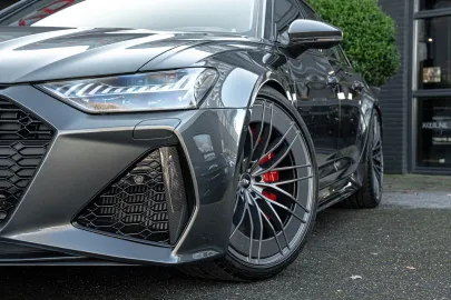 Car image 25
