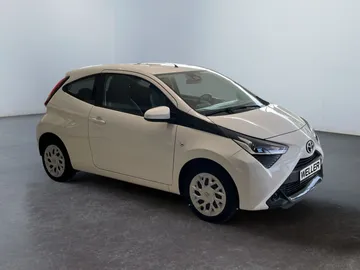 Car image 2